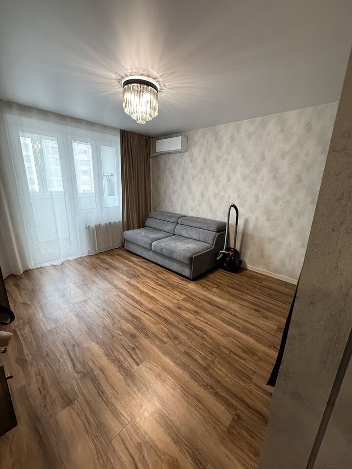 1-комнатная квартира, 42 м² — фото 1