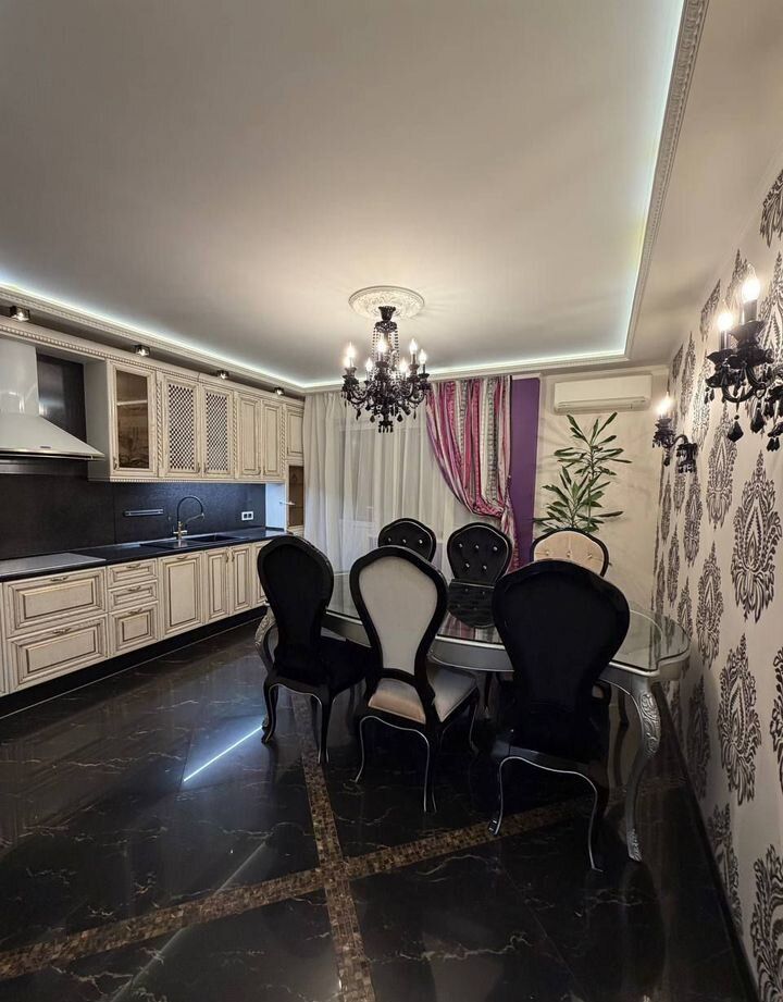 3-комнатная квартира, 140 м² — фото 1