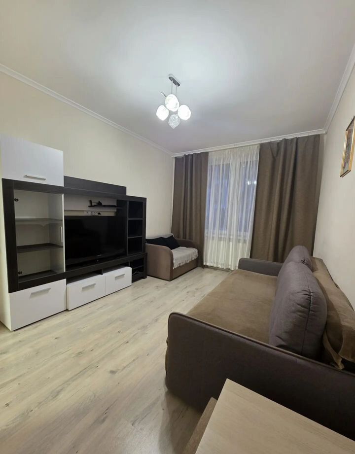 1-комнатная квартира, 42 м² — фото 1