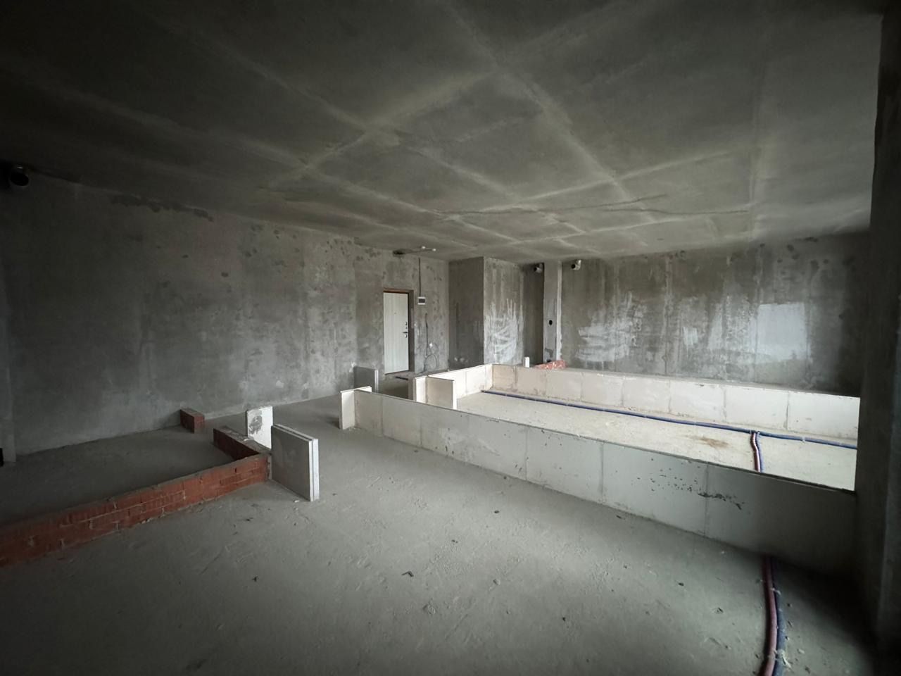Квартира-студия, 82 м² — фото 2