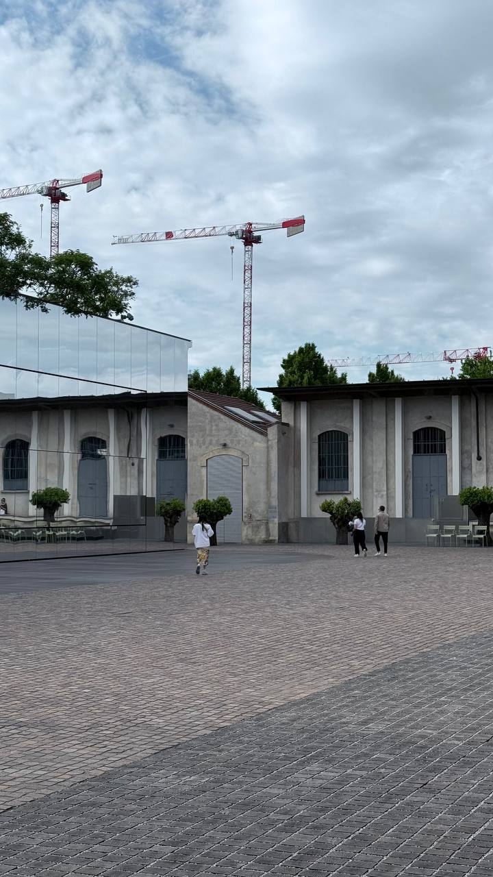 Fondazione Prada Milan Ощущение, что побывал внутри сай-фай фильма. Такие отточенные прос…, медиа 9