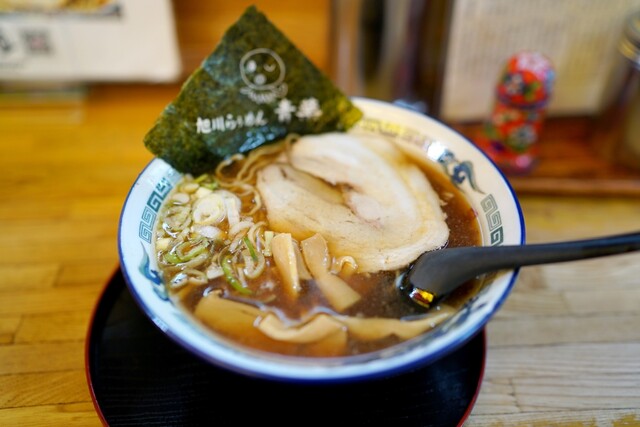 Asahikawa Ramen Aoba Honten: klassische Shoyu-Ramen — 4