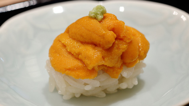 Sushi Minato: суши эдомаэ из морепродуктов Хоккайдо — 1