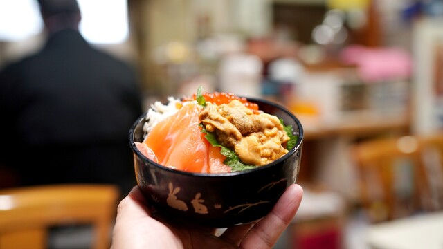 Teishoku Meshiya: Meeresfrüchte-Schalen in Sapporo — 5