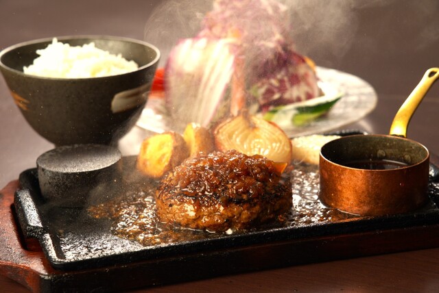 Tezukuri Hamburger Steak Kobo Toshi: сочные котлеты хамбагу ручной лепки — 1
