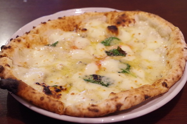 Pizzeria Tuka: пицца на дровах в бревенчатом домике — 5