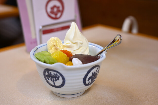 Anmitsu Mihashi Ueno Main Shop: Klassische japanische Desserts — 4
