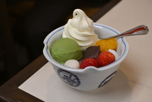 Anmitsu Mihashi Ueno Main Shop: Klassische japanische Desserts — 1