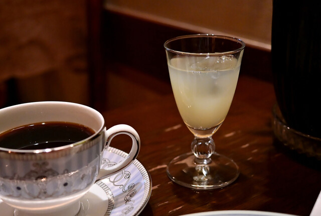 Takayama Coffee: классическая кофейня-киссатэн — 2