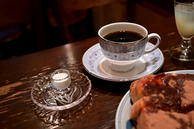 Takayama Coffee: классическая кофейня-киссатэн — 3