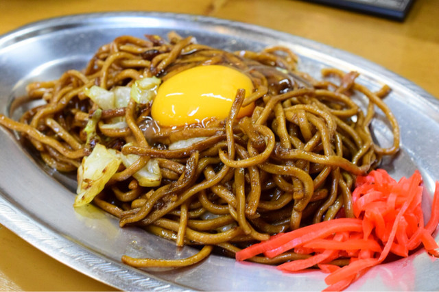 Fuku Chan: klassische Yakisoba in einer Retro-Izakaya — 2