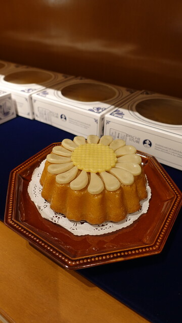 HOLLANDISCHE KAKAO-STUBE  Shinjuku isetan ten: настоящий немецкий баумкухен — 3