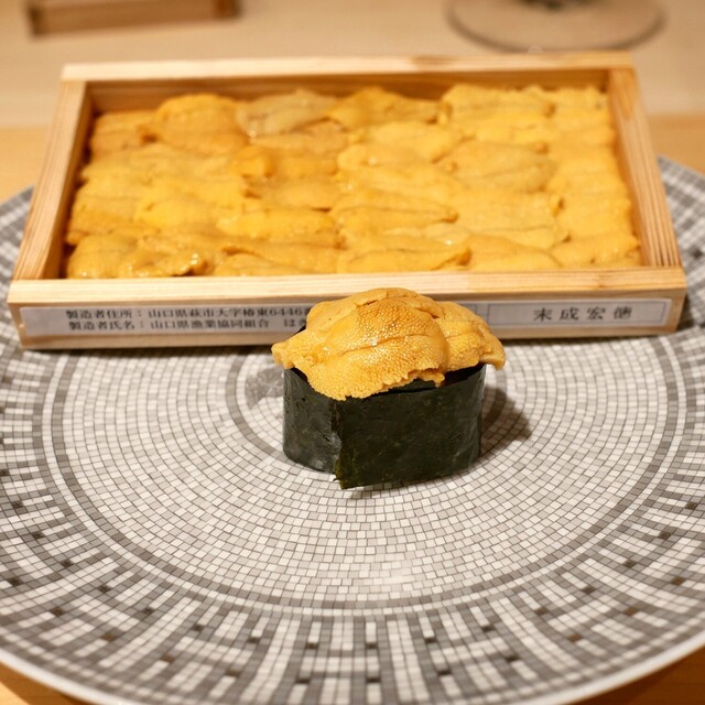 Sushi Takamitsu: театральные омакасе и премиальные уни — 3