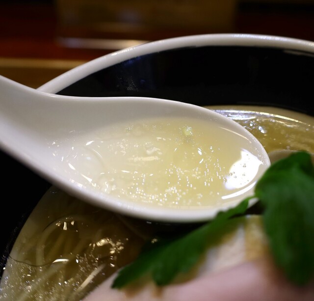 SOBA-Shiro Kuro: рамен на бульоне из моллюсков — 5