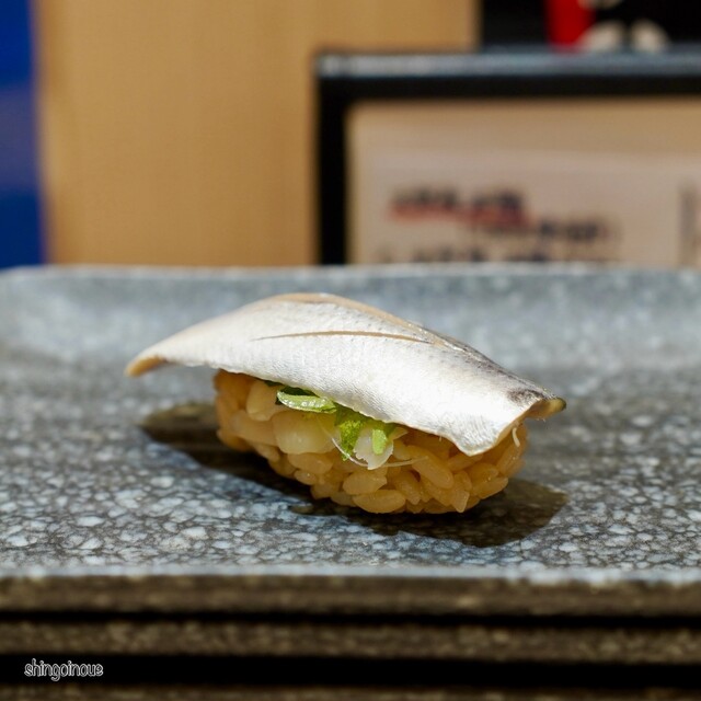 Edomae Sushi Misaki Souhonten: суши-бар с заказом поштучно — 1