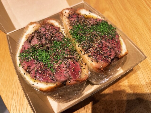 CHERMSIDE SANDWICH Harajuku takeshita doori ten: Oversized Steak & Egg Sandwiches — 1