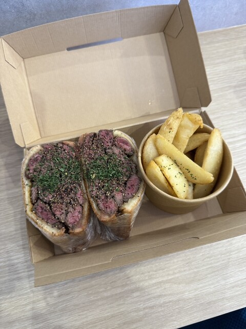 CHERMSIDE SANDWICH Harajuku takeshita doori ten: Oversized Steak & Egg Sandwiches — 5