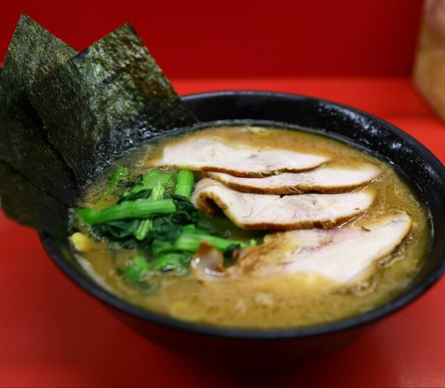 Ramen Sugita Ya Honten: рамен иэкэй за стойкой с 5 утра — 5