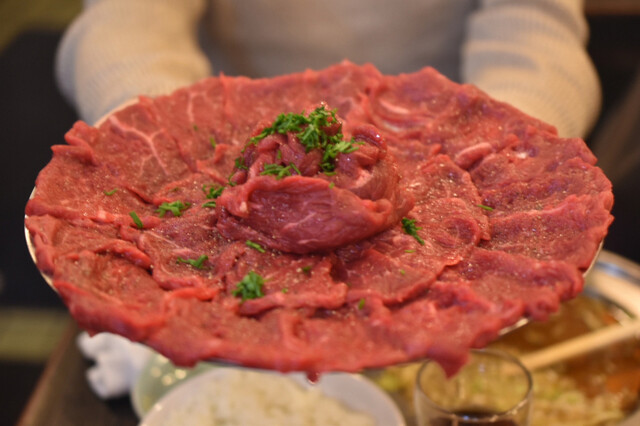 Beijing: якинику старой школы, мясо жарите сами — 5