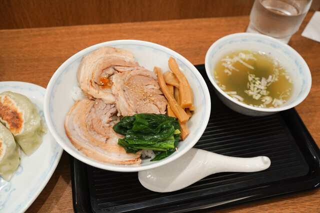Yokohama Tonton: знаменитые гёдза ручной лепки — 2
