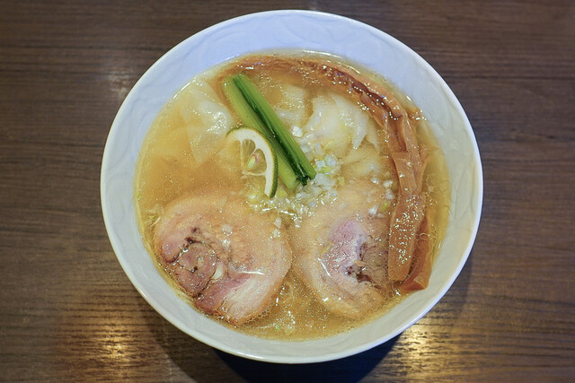China Soba Ya Honten: прозрачный рамен сёю и сио — 5