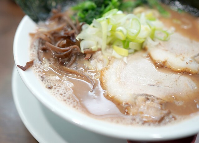 Umai Yo Yuchan Ramen: кюсюский тонкоцу и тяхан из вока — 4
