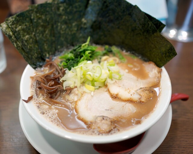 Umai Yo Yuchan Ramen: кюсюский тонкоцу и тяхан из вока — 1