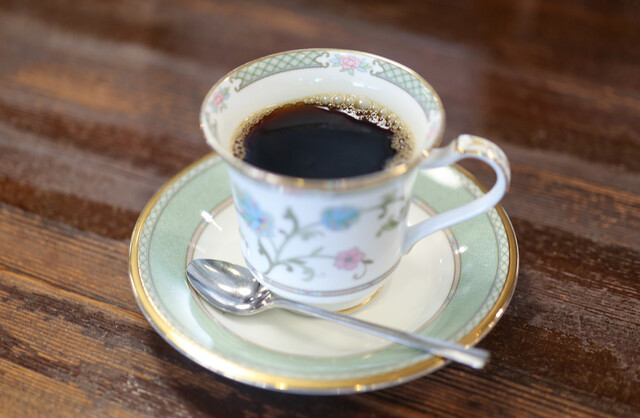 Jikabaisen Higashide Coffee Ten: классическая кофейня в Канадзаве — 3