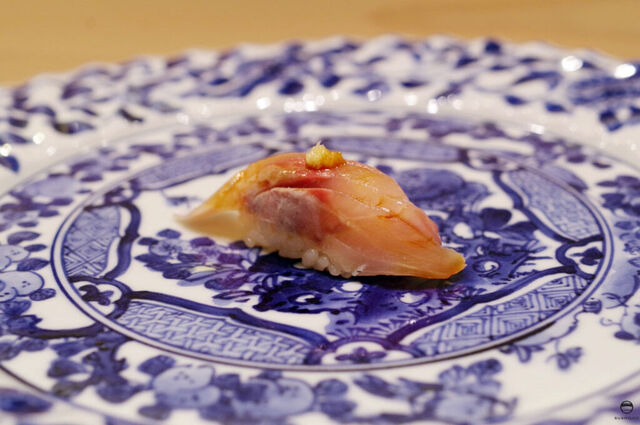 Sushi-ya Kozakura: суши эдомаэ из рыбы Хокурику — 4
