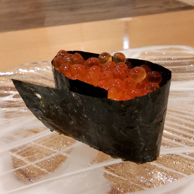 Kanazawa Sushi Yojiro: слоёные нигири из местной рыбы — 5