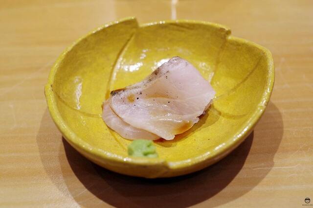 Sushi Ikuta: суши эдомаэ из рыбы Хокурику — 3