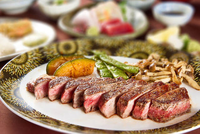 Cafe & Teppan Restaurant Fujikawa: теппаньяки из говядины Koshu — 2