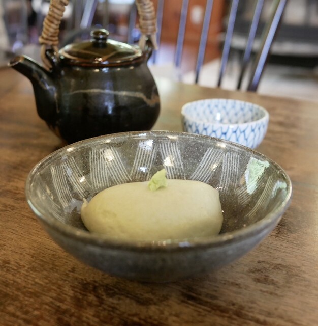 Soba Fujioka: обеденный сет с собой дзювари в бревенчатом доме — 3