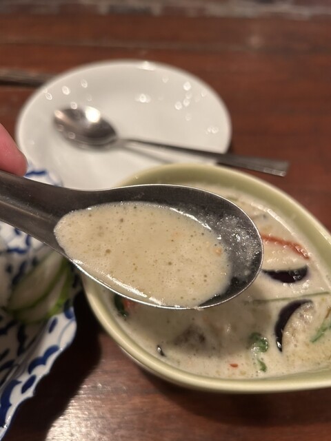 WARUNG PHUAN: тайские карри и лапша без скидки на остроту — 3