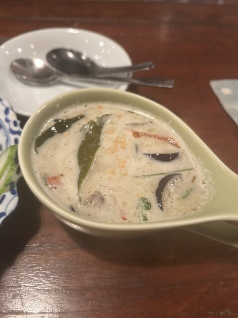 WARUNG PHUAN: тайские карри и лапша без скидки на остроту — 2