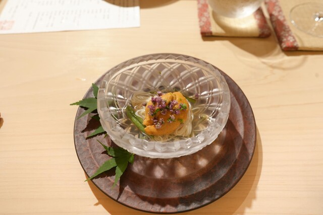 Sushi Michi Sakurada: суши-омакасе за стойкой на 10 мест — 3