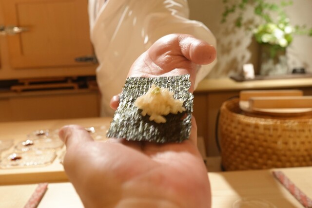 Sushi Michi Sakurada: суши-омакасе за стойкой на 10 мест — 2