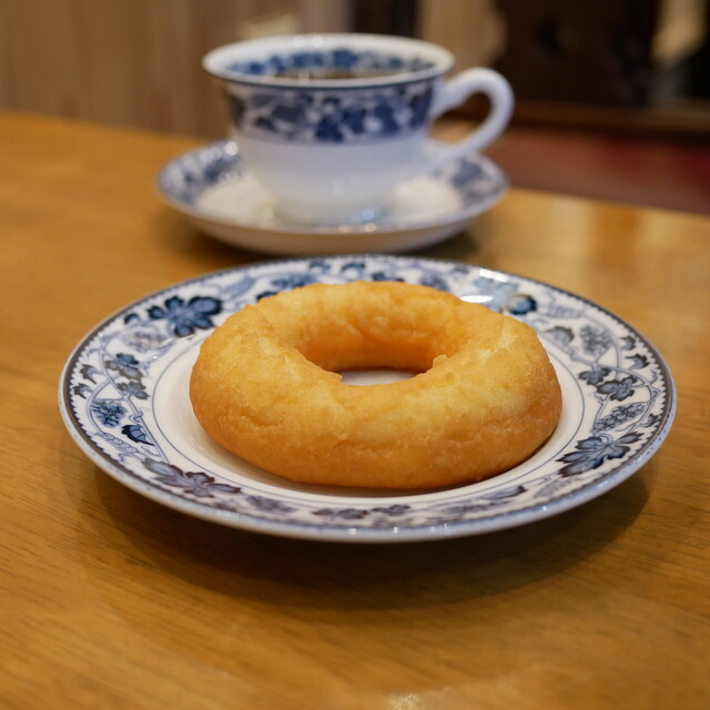 Hiraoka Coffee Ten: вековая кофейня с традиционными пончиками — 1