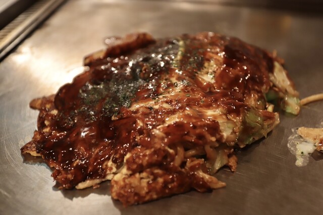 Okonomiyaki Kiji Umeda sukaibiru ten: классическое окономияки из Осаки — 3