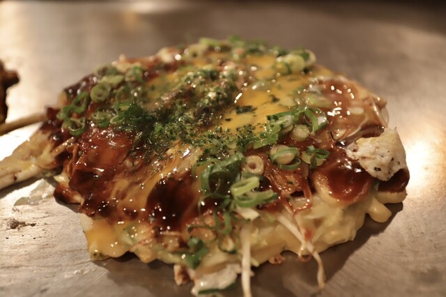Okonomiyaki Kiji Umeda sukaibiru ten: классическое окономияки из Осаки — 4