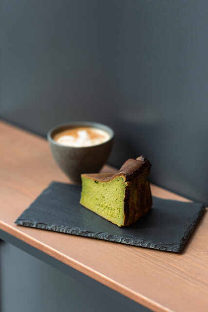 SOT COFFEE ROASTER: Spezialitätenkaffee und Käsekuchen — 5
