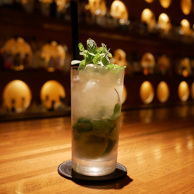 Laguna the Bar: авторские коктейли в дизайнерском интерьере — 2