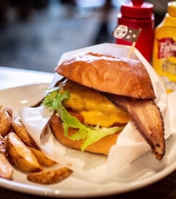 SAKURA BURGER: крафтовые бургеры с копченым беконом — 3