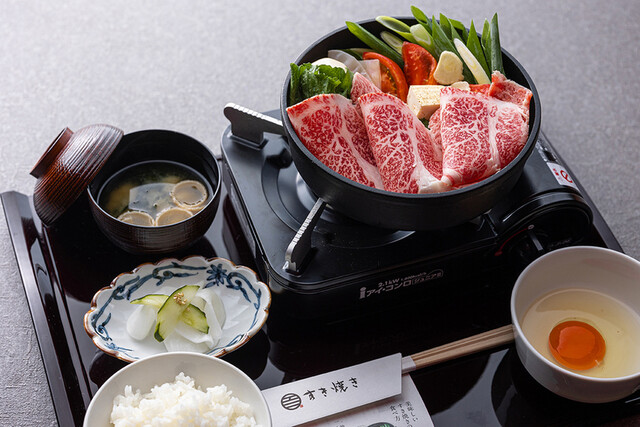 Sukiyaki to Gyumabushi Momoshiki: сукияки и гю-мабуси с говядиной Ямато — 2