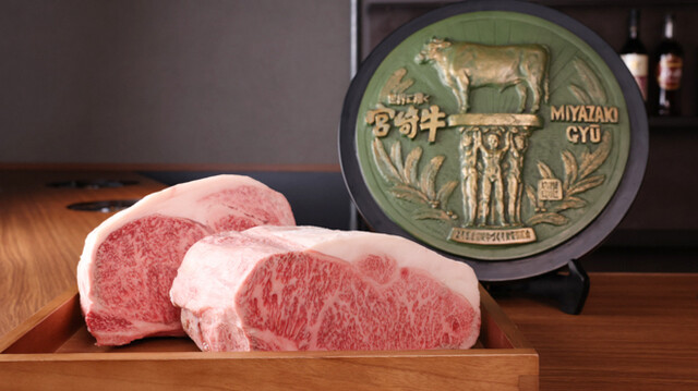 Sukiyaki Yamashou: сукияки с говядиной Миядзаки А5 за стойкой — 5