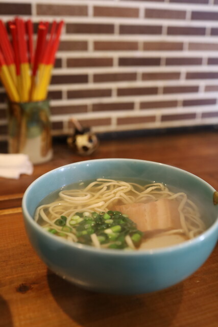 OKINAWA SOBA EIBUN: современная окинавская соба с тремя видами свинины — 1