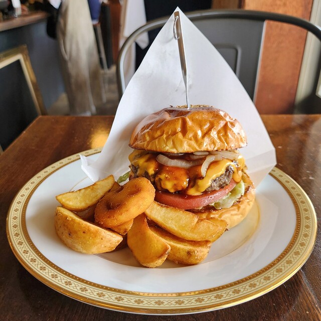 Ralph's Burger Restaurant: американские бургеры ручной работы — 5