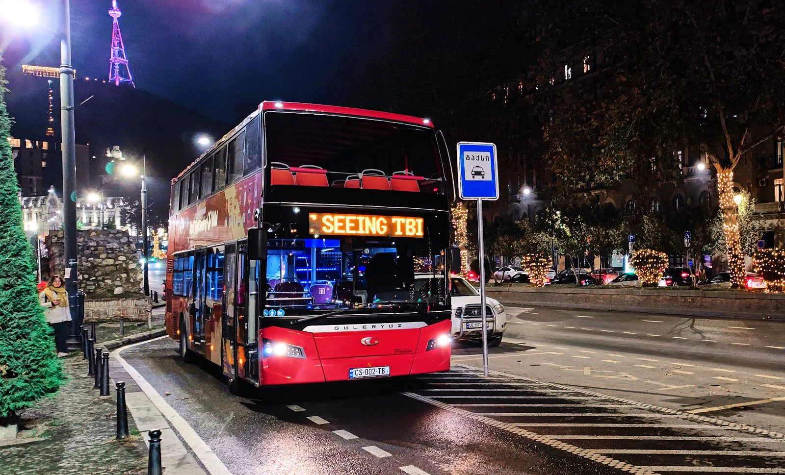 У компании Bus Hopper есть несколько маршрутов на выбор. Например, билет на тур по Тбилиси или в Мцхету и монастырь Джвари стоит 60 лари
