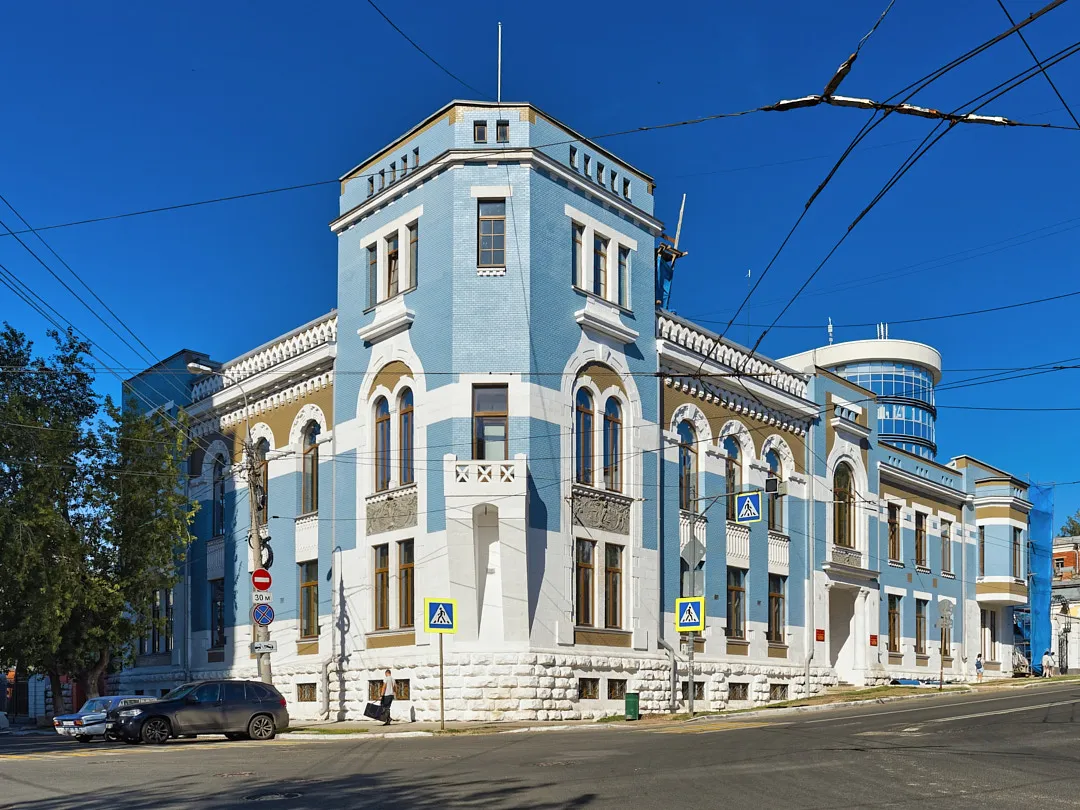 Готическая архитектура и модерн в Самаре соседствуют со стеклянными новостройками. Фото: Alexxx Malev / Flickr.com