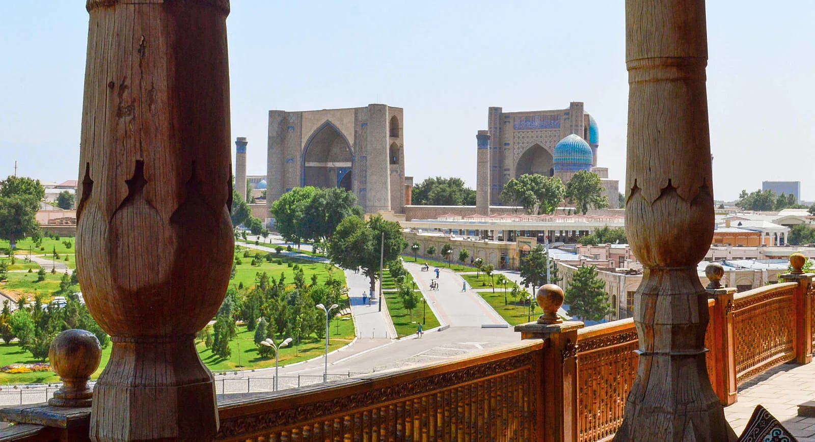 На участке от Регистана и до Хызрет-Хызр улица Ислама Каримова полностью пешеходная